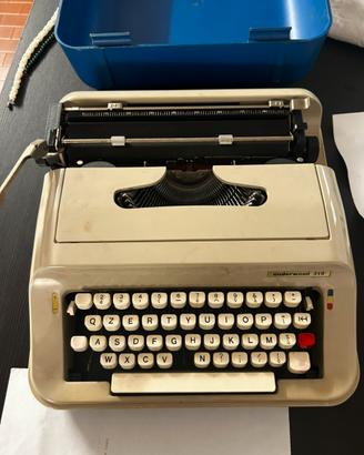 Macchina da scrivere Olivetti Underwood 319