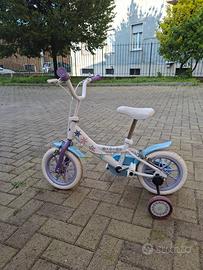 Bicicletta con rotelle