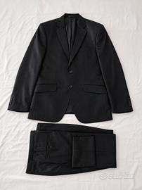 completo uomo elegante giacca e pantalone 