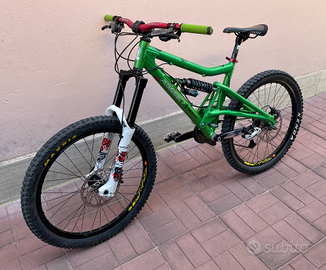 Santa Cruz Bullit 2009 - Taglia M Ruote 26"