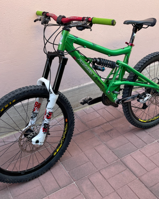 Santa Cruz Bullit 2009 - Taglia M Ruote 26"