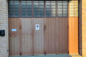 Magazzino 150 mq con ufficio e bagno