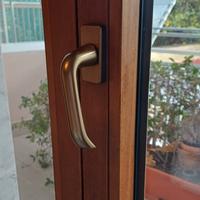 Infissi in alluminio e legno della Strato