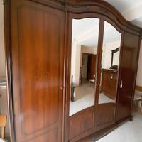 Camera da letto in stile classico