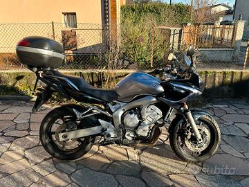 YAMAHA FZ6 FAZER