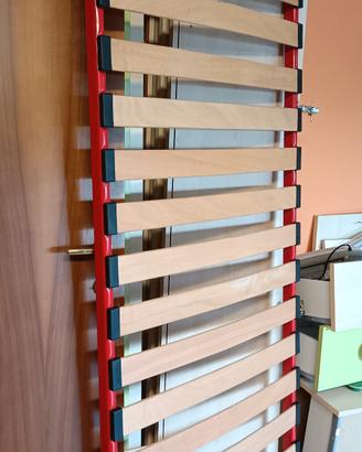 letto singolo con doghe in legno 