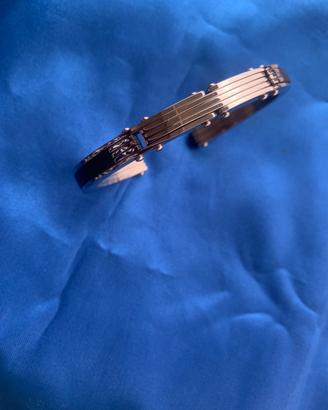 Bracciali rigidi in acciaio