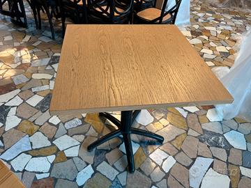 Tavoli in legno 72x72 cm