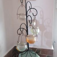 alberello con vasetti colorati porta candele