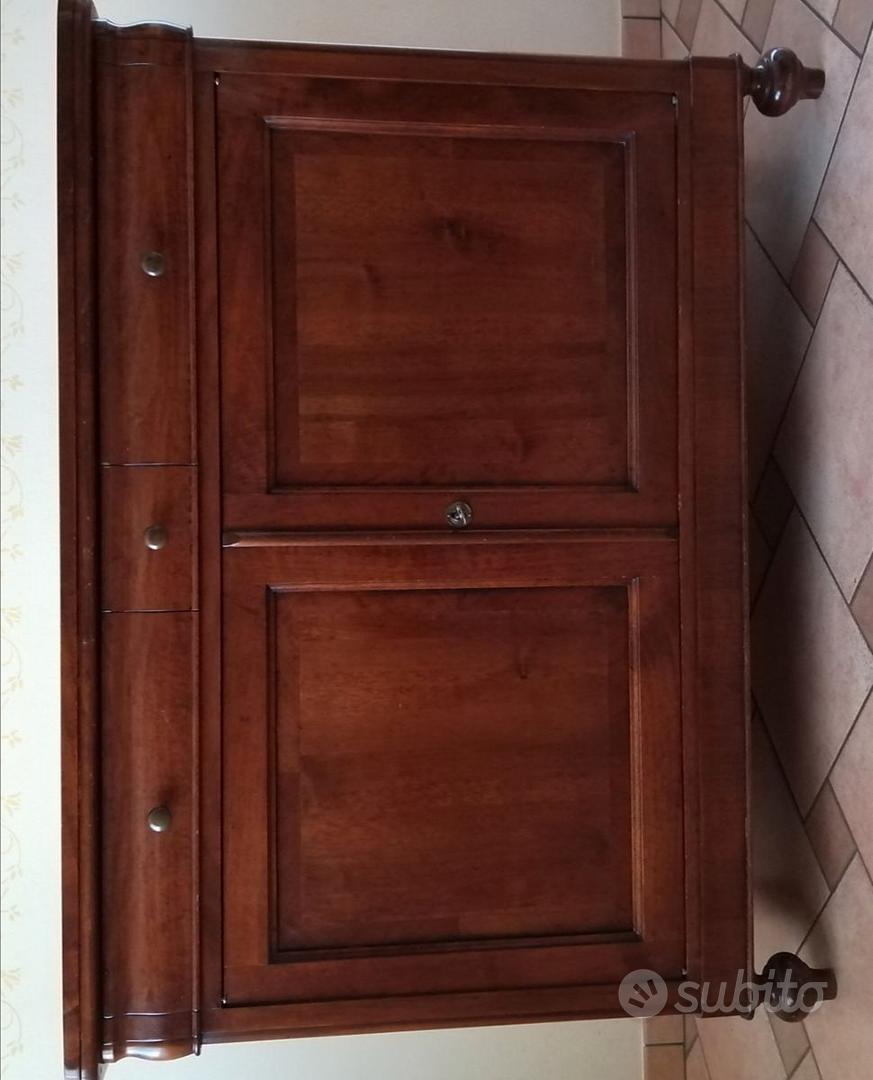 Credenza 2 ante in legno massello arte povera Arredamento e