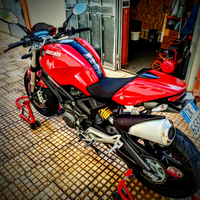 Ducati Monster 696 +