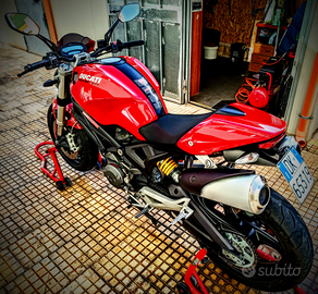 Ducati Monster 696 +