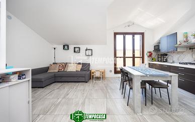 AMPIO 2 LOCALI CON ASCENSORE E BOX!