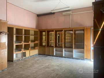 Attività / Licenza di 80 m² con 1 locale a Piossas
