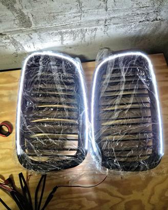 Griglie Anteriori Illuminate LED "Iconic Glow" per