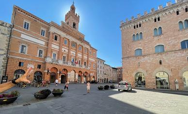 Fondo/Cantina a Foligno (PG)
