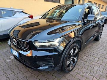 VOLVO XC40 T5 Recharge Plug-in Hybrid R-design
