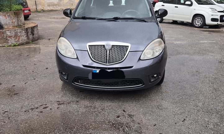 lancia ypsilon 1 3 multyget  anno 2013