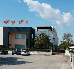 Capannone commerciale / servizi