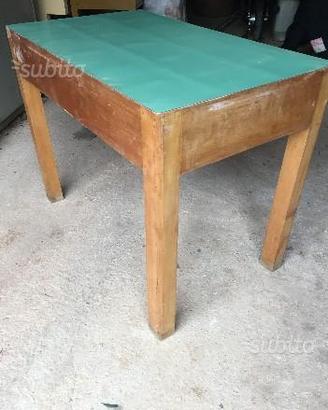 Tavolo in legno