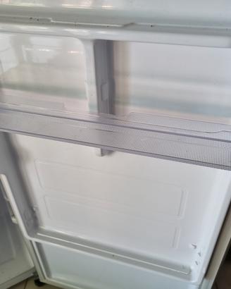 contenitore trasparente, in plexiglass all'interno
