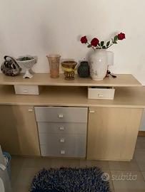 Credenza mobile con cassetti e ante