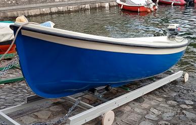 Barca 4,7m  tipo Gozzo in vetroresina