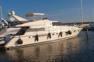 Imbarcazione a motore