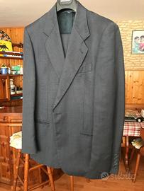Abito blu da uomo usato