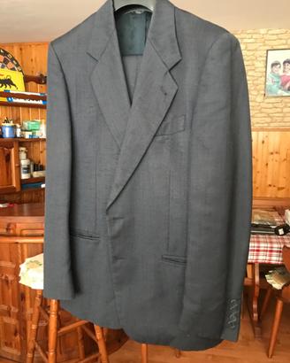 Abito blu da uomo usato