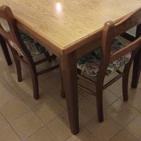 Tavolo cucina più sedie 
