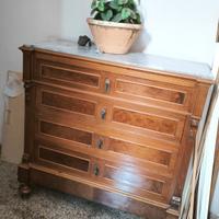 Pregevoli mobili  fine 800 primi 900