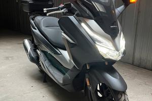 Honda forza 300