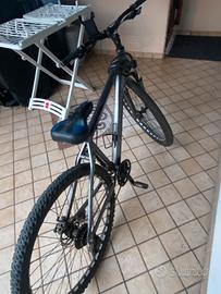 bicicletta mountain bike