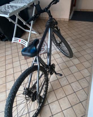 bicicletta mountain bike