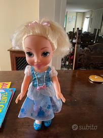 Bambola cenerentola  alta cm.36 con vestito orig