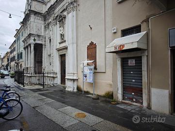 NEGOZIO A BRESCIA