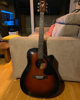 Chitarra acustica preamplificata YAMAHA
