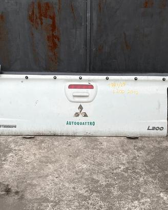 PORTELLO POST MITSUBISHI L200 2.5 TD 2012 4D56 132