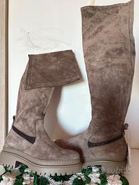 Stivali alti di Brunello Cucinelli