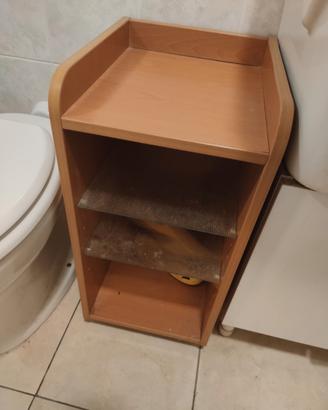 Mobiletto basso con rotelle