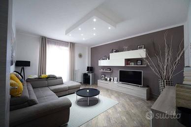 Appartamento di 112 m² con 3 locali e posto auto a