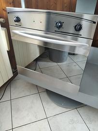 forno in condizioni ottime 