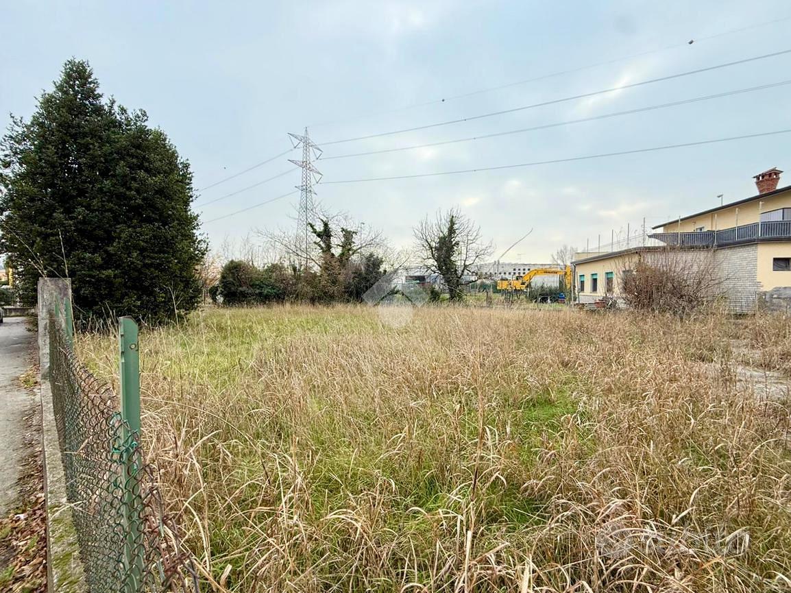 TER. RESIDENZIALE A MONFALCONE - Vista 3