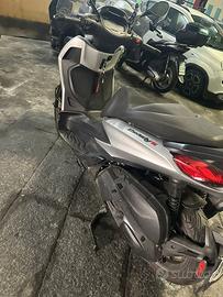 Beverly 400