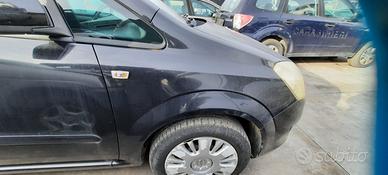 OPEL ZAFIRA 2009 - PARAFANGO DESTRO