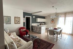 Trilocale con 2 camere e 2 bagni