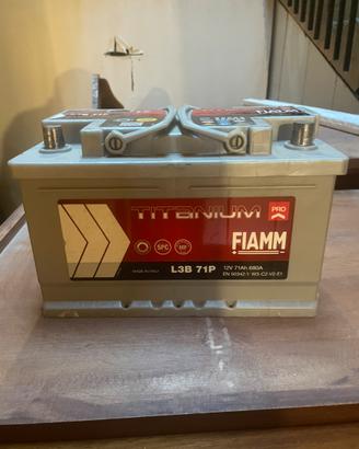 Batteria auto  fiamm titanium pro L3B 71P