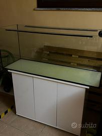 Acquario extrachiaro con mobile
