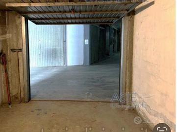 GARAGE PRIVATO  e LOCALE PRIVATO